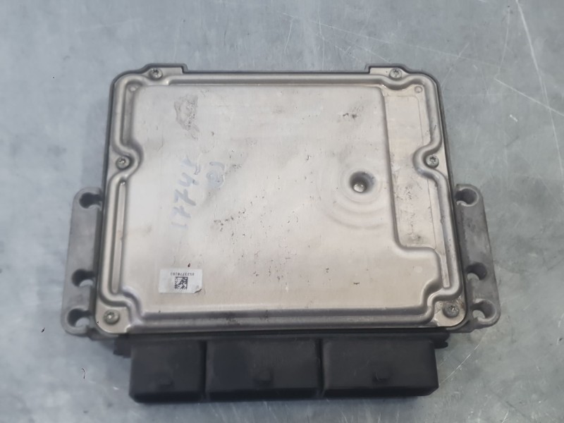 Recambio de centralita motor uce para renault clio iv (bh_) 1.5 dci 90 referencia OEM IAM 237102748R  