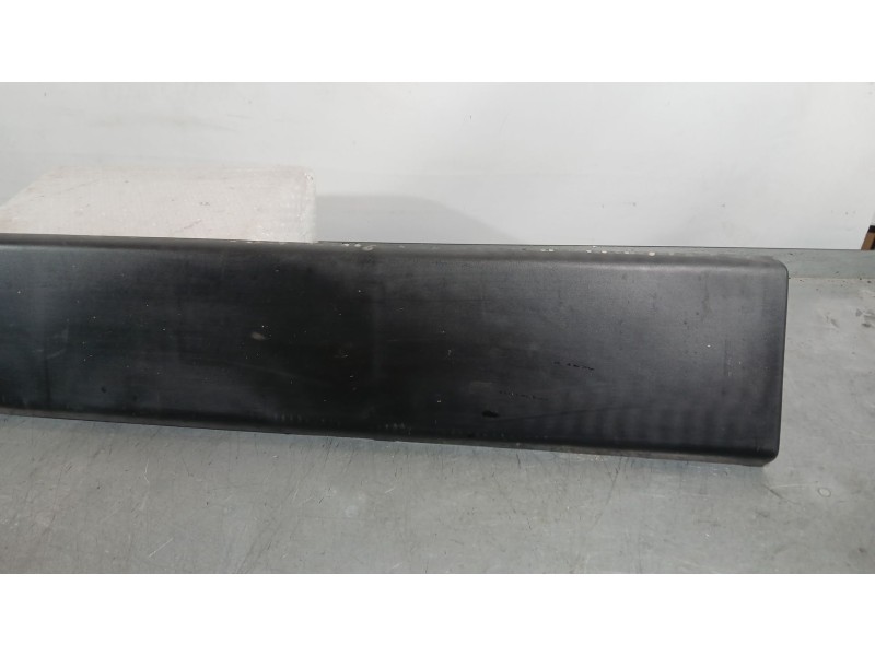 Recambio de moldura para peugeot boxer autobús 2.0 bluehdi 130 referencia OEM IAM   