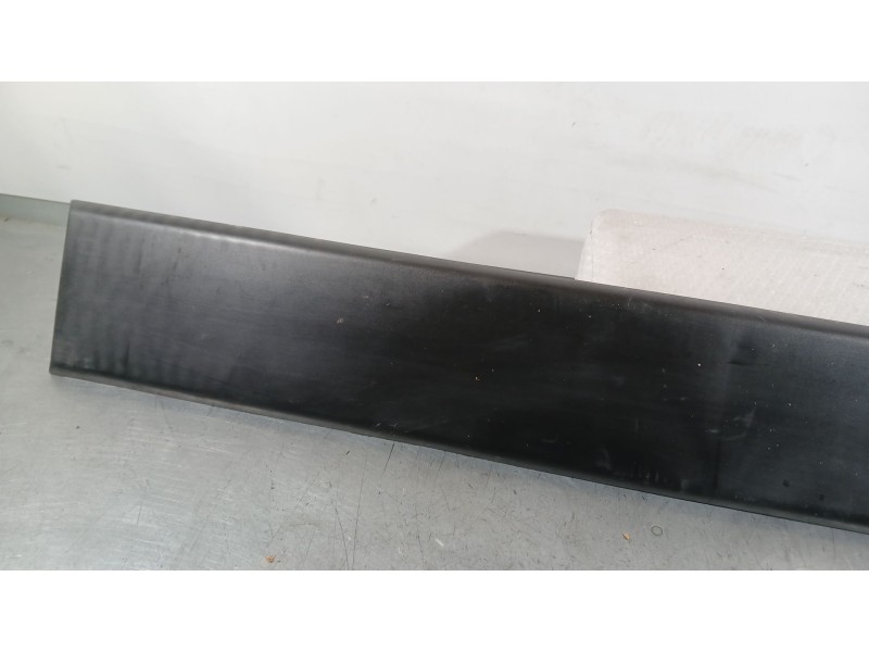 Recambio de moldura para peugeot boxer autobús 2.0 bluehdi 130 referencia OEM IAM   