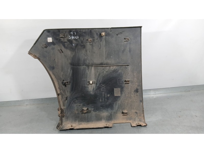 Recambio de molduras traseras para peugeot boxer autobús 2.0 bluehdi 130 referencia OEM IAM   