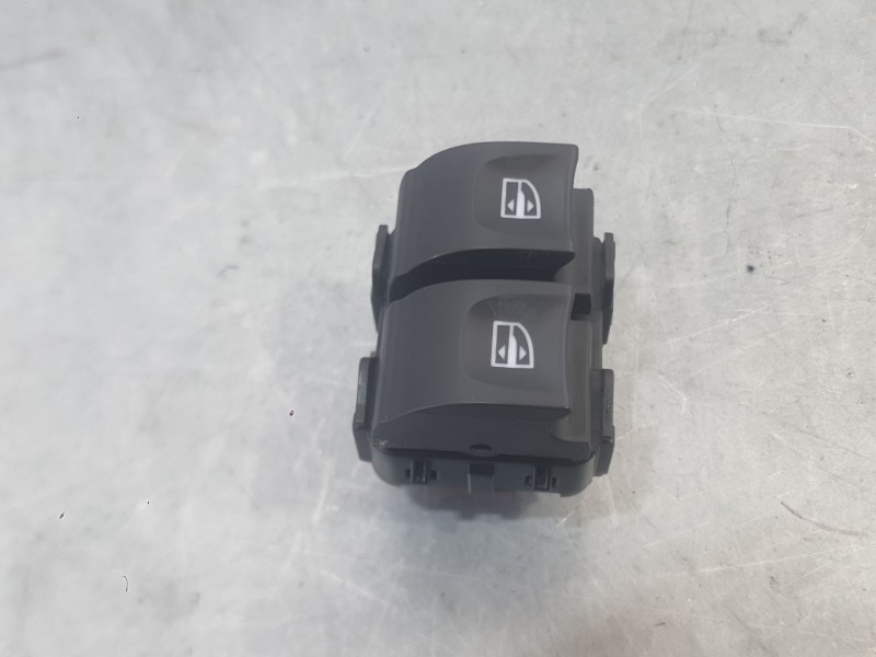 Recambio de mando elevalunas delantero izquierdo para renault clio iv (bh_) 1.5 dci 90 referencia OEM IAM 254114238R  