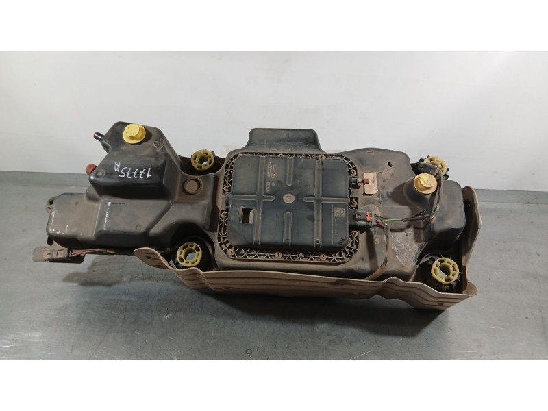 Recambio de deposito adblue para peugeot boxer autobús 2.0 bluehdi 130 referencia OEM IAM 9818716680  