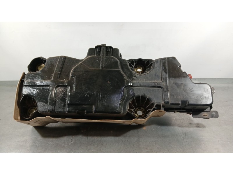 Recambio de deposito adblue para peugeot boxer autobús 2.0 bluehdi 130 referencia OEM IAM 9818716680  