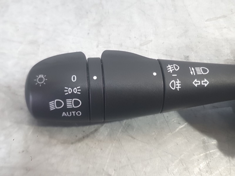 Recambio de mando luces y limpia para renault clio iv (bh_) 1.5 dci 90 referencia OEM IAM 255405718R  8201168016
