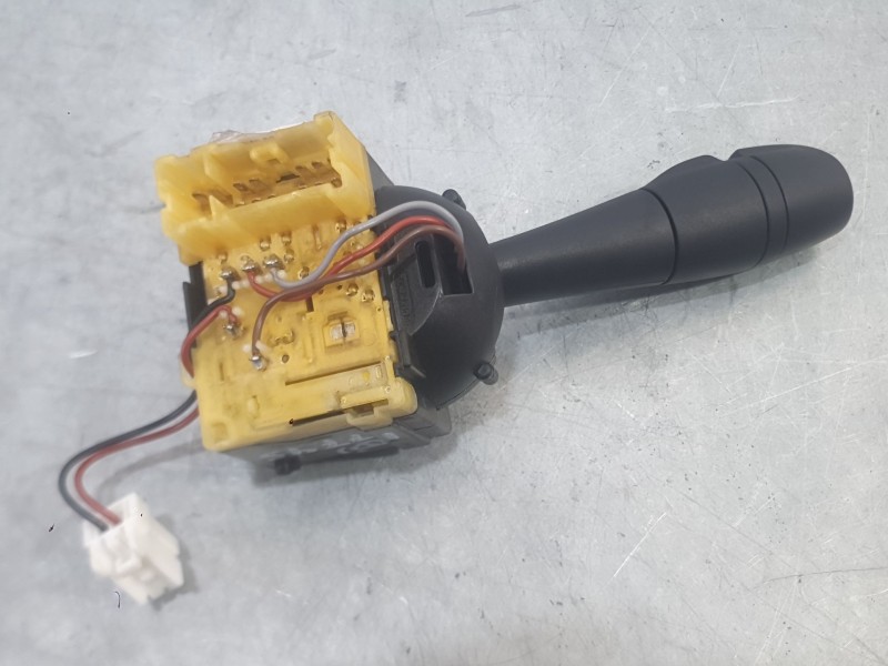 Recambio de mando luces y limpia para renault clio iv (bh_) 1.5 dci 90 referencia OEM IAM 255405718R  8201168016
