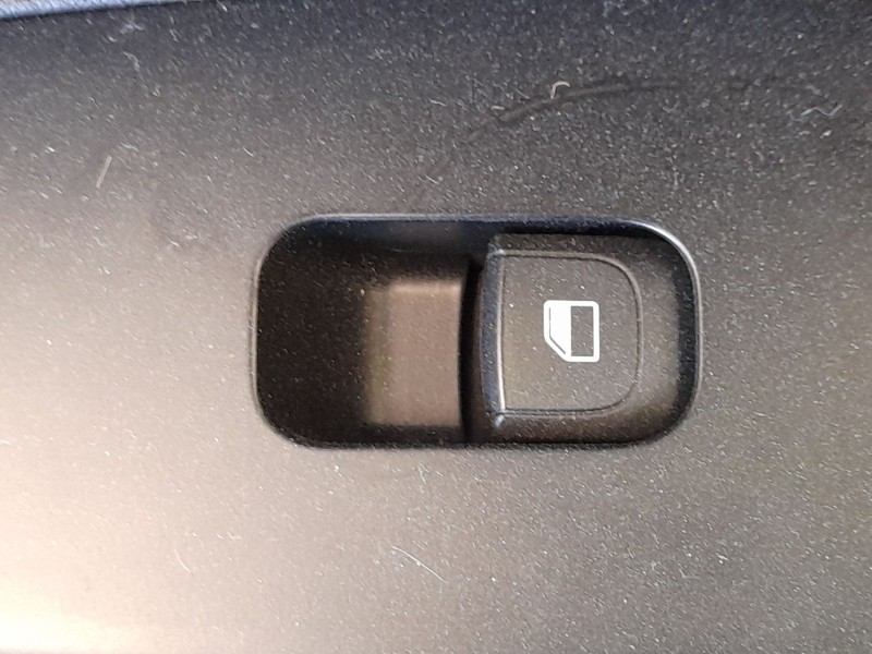 Recambio de mando elevalunas delantero derecho para kia stonic (yb) 1.0 t-gdi eco-dynamics+ referencia OEM IAM 93576H8000  
