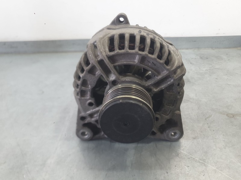 Recambio de alternador para renault kangoo / grand kangoo ii (kw0/1_) 1.5 dci 70 (kw0v, kw0a) referencia OEM IAM 7711368381 8200