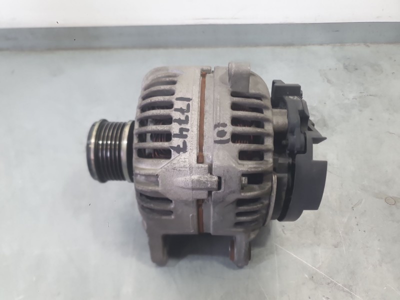 Recambio de alternador para renault kangoo / grand kangoo ii (kw0/1_) 1.5 dci 70 (kw0v, kw0a) referencia OEM IAM 7711368381 8200