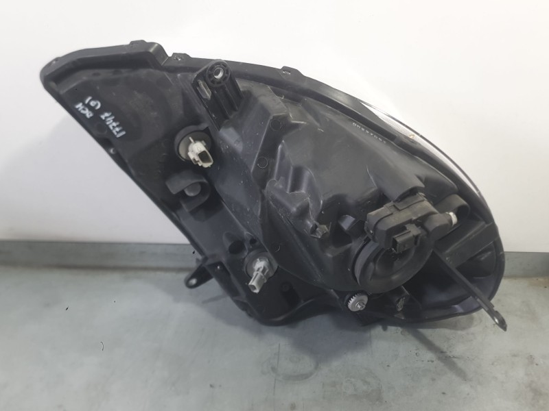 Recambio de faro derecho para renault kangoo / grand kangoo ii (kw0/1_) 1.5 dci 70 (kw0v, kw0a) referencia OEM IAM 7701068178  
