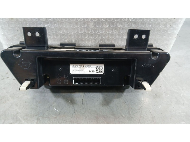 Recambio de mando climatizador para ssangyong korando (c300) 1.5 referencia OEM IAM 6872037090LAX  
