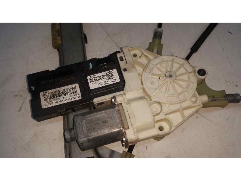 Recambio de elevalunas delantero izquierdo para renault laguna iii authentique referencia OEM IAM 807010002R  ELECTRICO
