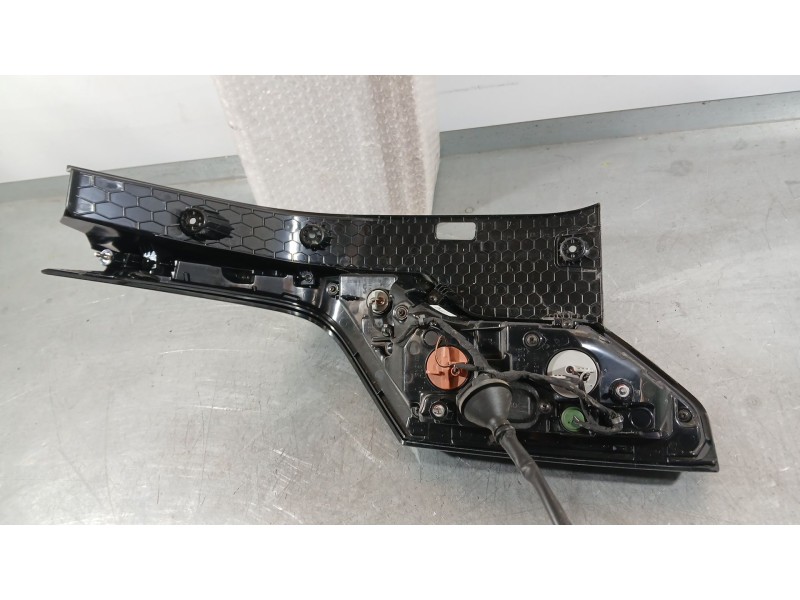 Recambio de piloto trasero derecho para kia ev3 referencia OEM IAM 92402EV000  