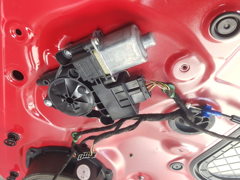 Recambio de elevalunas trasero derecho para seat leon st (5f8) 1.2 tsi referencia OEM IAM 5F9839462D  