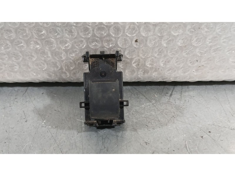 Recambio de mando elevalunas delantero derecho para toyota yaris (_p21_, _pa1_, _ph1_) 1.5 hybrid (mxph11) referencia OEM IAM 84