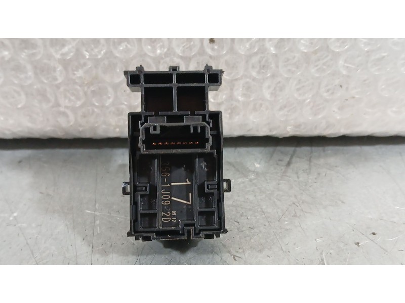 Recambio de mando elevalunas delantero derecho para toyota yaris (_p21_, _pa1_, _ph1_) 1.5 hybrid (mxph11) referencia OEM IAM 84