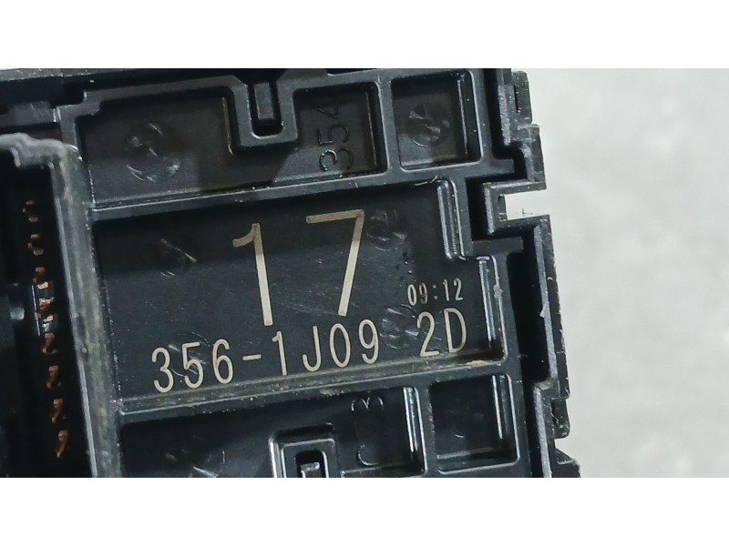 Recambio de mando elevalunas delantero derecho para toyota yaris (_p21_, _pa1_, _ph1_) 1.5 hybrid (mxph11) referencia OEM IAM 84