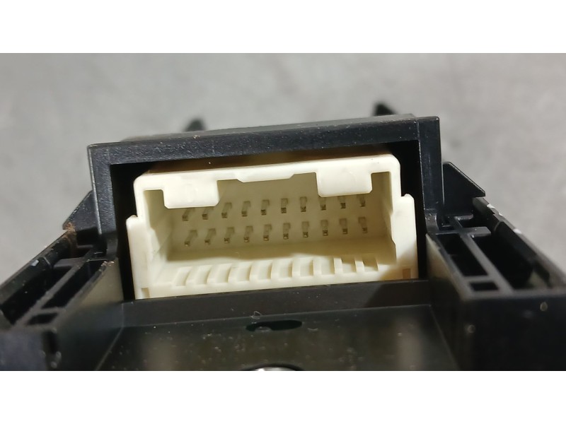 Recambio de mando elevalunas delantero izquierdo para toyota yaris (_p21_, _pa1_, _ph1_) 1.5 hybrid (mxph11) referencia OEM IAM 