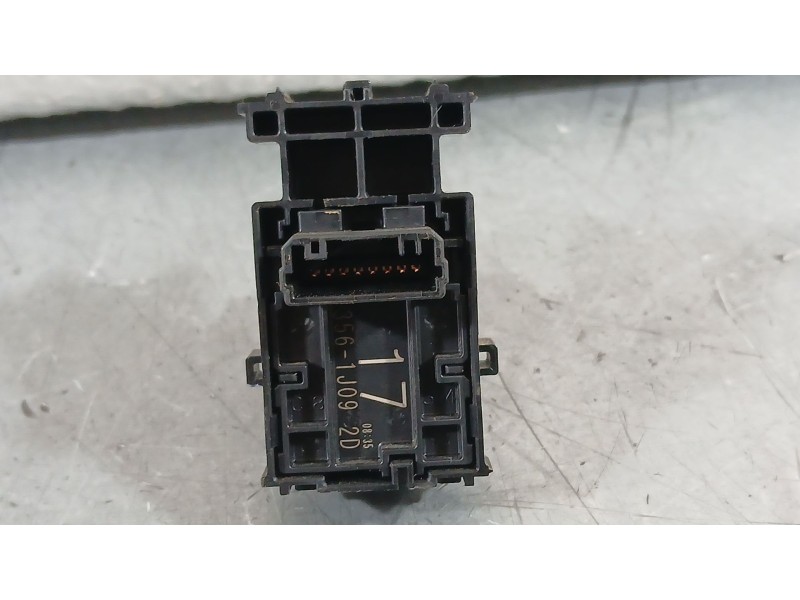 Recambio de mando elevalunas trasero derecho para toyota yaris (_p21_, _pa1_, _ph1_) 1.5 hybrid (mxph11) referencia OEM IAM 8481