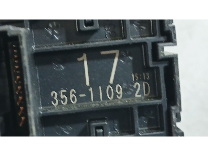 Recambio de mando elevalunas trasero izquierdo para toyota yaris (_p21_, _pa1_, _ph1_) 1.5 hybrid (mxph11) referencia OEM IAM 84