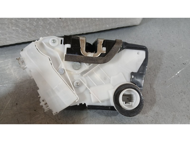 Recambio de cerradura puerta delantera izquierda para toyota yaris (_p21_, _pa1_, _ph1_) 1.5 hybrid (mxph11) referencia OEM IAM 