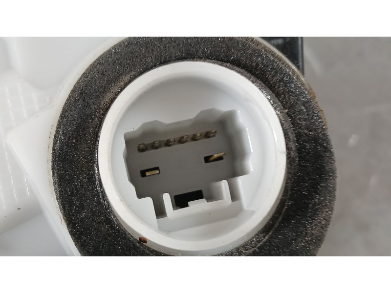 Recambio de cerradura puerta delantera izquierda para toyota yaris (_p21_, _pa1_, _ph1_) 1.5 hybrid (mxph11) referencia OEM IAM 
