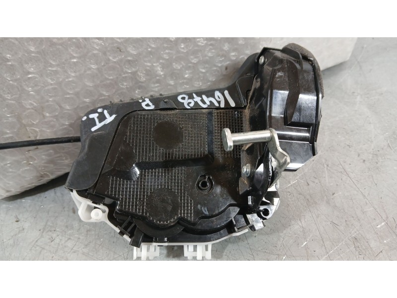 Recambio de cerradura puerta trasera izquierda para toyota yaris (_p21_, _pa1_, _ph1_) 1.5 hybrid (mxph11) referencia OEM IAM 69
