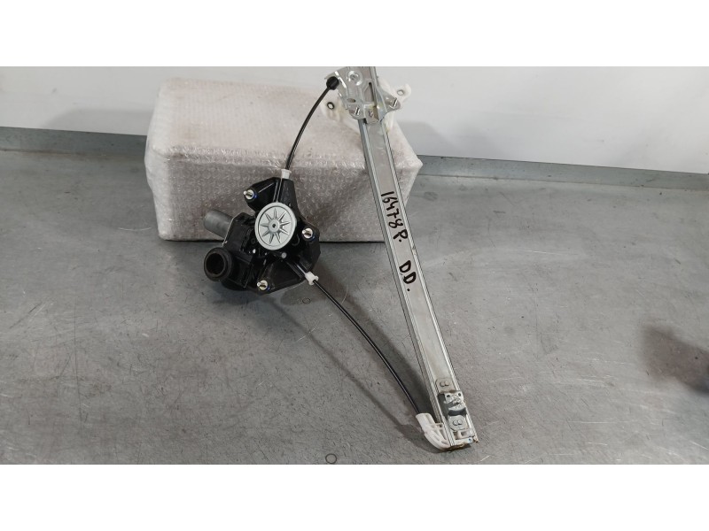 Recambio de elevalunas delantero derecho para toyota yaris (_p21_, _pa1_, _ph1_) 1.5 hybrid (mxph11) referencia OEM IAM 69810K00