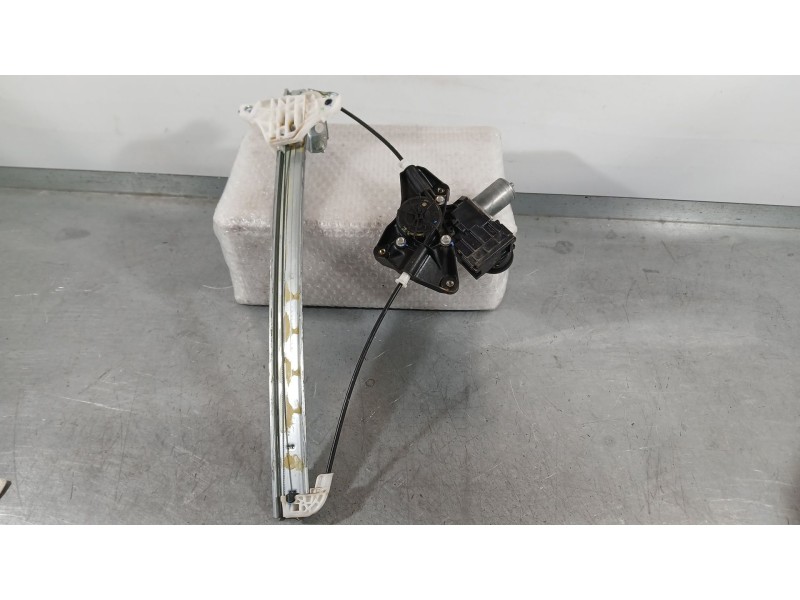 Recambio de elevalunas delantero derecho para toyota yaris (_p21_, _pa1_, _ph1_) 1.5 hybrid (mxph11) referencia OEM IAM 69810K00