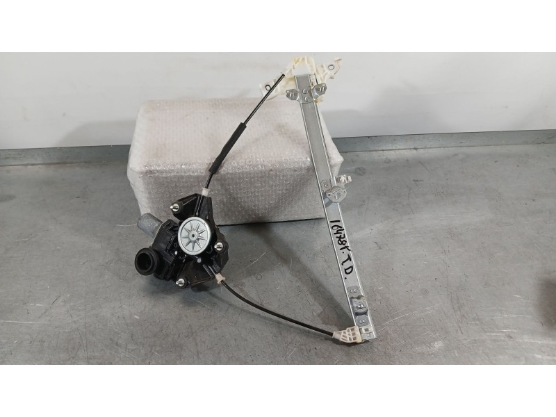Recambio de elevalunas trasero derecho para toyota yaris (_p21_, _pa1_, _ph1_) 1.5 hybrid (mxph11) referencia OEM IAM 69830K0010