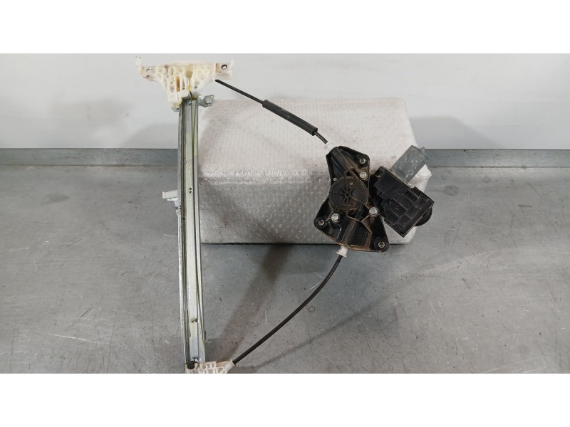 Recambio de elevalunas trasero derecho para toyota yaris (_p21_, _pa1_, _ph1_) 1.5 hybrid (mxph11) referencia OEM IAM 69830K0010