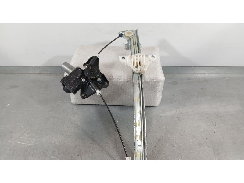 Recambio de elevalunas delantero izquierdo para toyota yaris (_p21_, _pa1_, _ph1_) 1.5 hybrid (mxph11) referencia OEM IAM 69820K