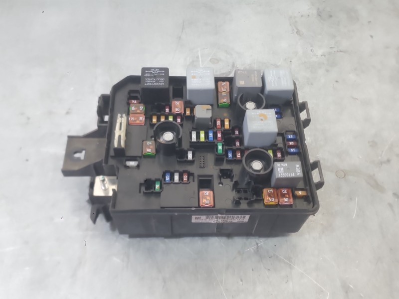 Recambio de caja reles / fusibles para opel mokka / mokka x (j13) 1.6 cdti (_76) referencia OEM IAM 94520912  