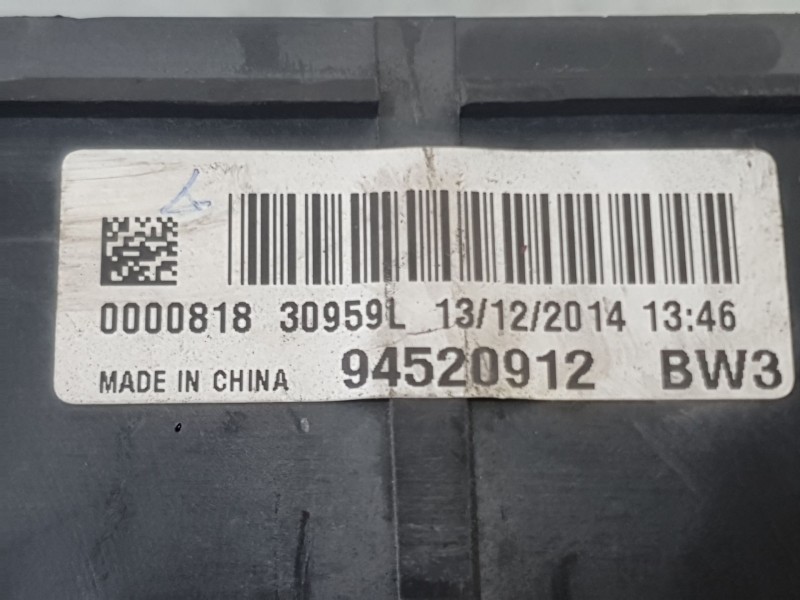 Recambio de caja reles / fusibles para opel mokka / mokka x (j13) 1.6 cdti (_76) referencia OEM IAM 94520912  