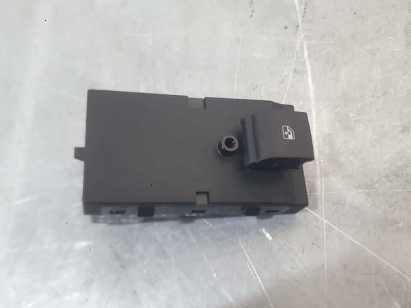 Recambio de mando elevalunas delantero derecho para opel mokka / mokka x (j13) 1.6 cdti (_76) referencia OEM IAM 13301886  