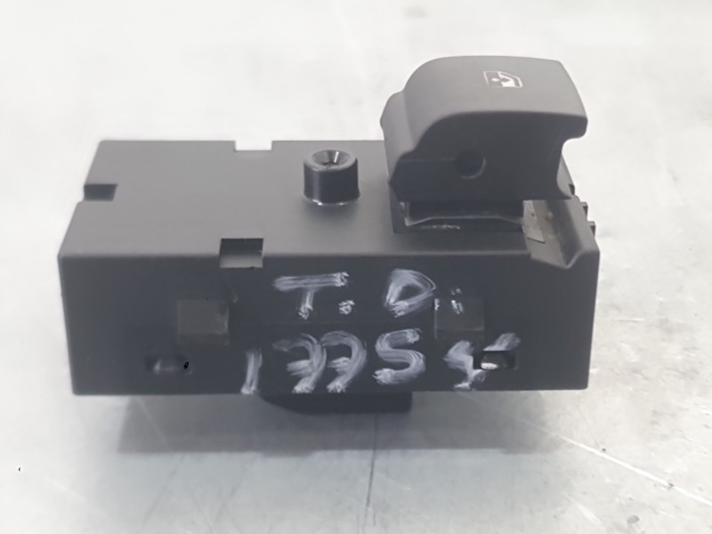 Recambio de mando elevalunas trasero derecho para opel mokka / mokka x (j13) 1.6 cdti (_76) referencia OEM IAM 13301888  