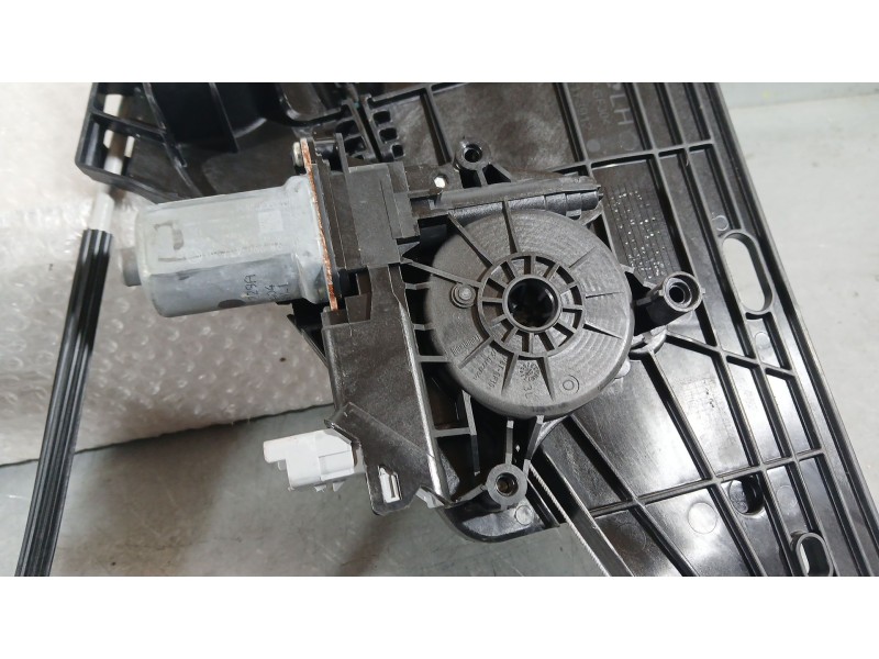 Recambio de elevalunas delantero izquierdo para opel corsa f (p2jo) 1.2 (68) referencia OEM IAM 9829043680  