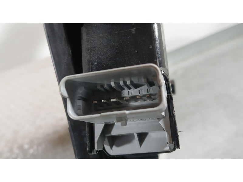 Recambio de elevalunas delantero izquierdo para opel corsa f (p2jo) 1.2 (68) referencia OEM IAM 9829043680  