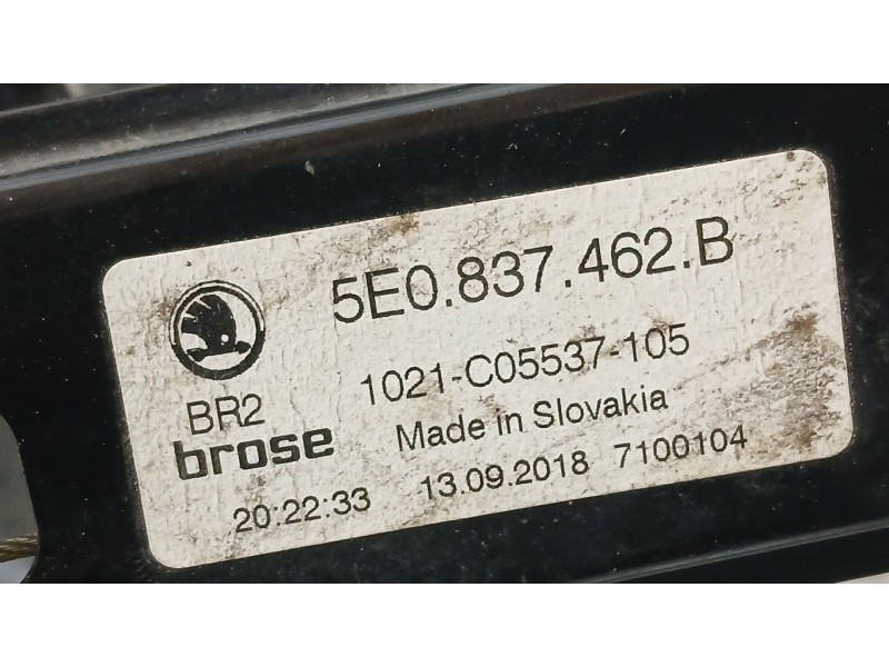 Recambio de elevalunas delantero derecho para skoda octavia iii (5e3, nl3, nr3) 1.5 tsi referencia OEM IAM 5E0837462B  