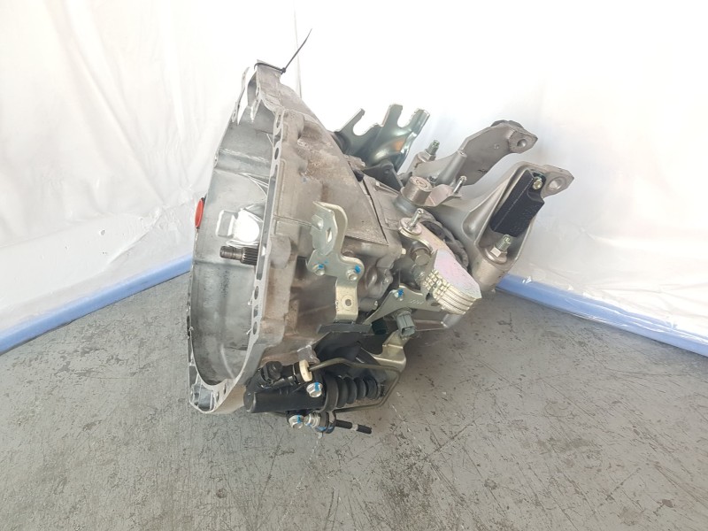 Recambio de caja cambios para mazda 2 lim. () black tech edition referencia OEM IAM F6W30  8TH1209078