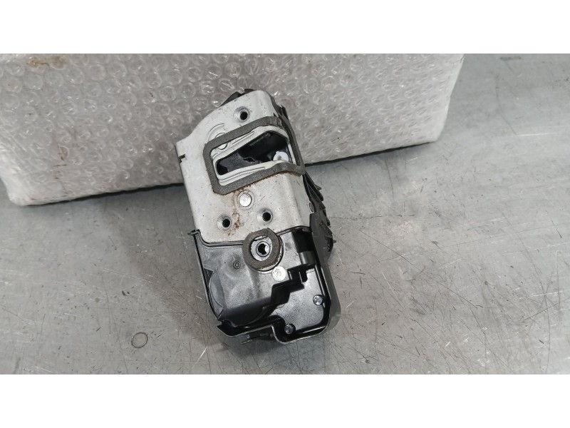 Recambio de cerradura puerta trasera derecha para ford fiesta vii (hj, hf) 1.0 ecoboost referencia OEM IAM 2338039  
