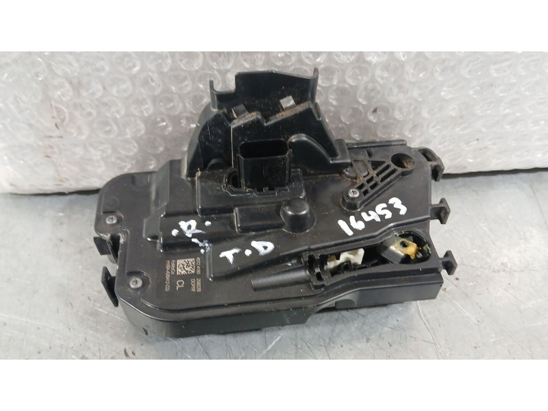 Recambio de cerradura puerta trasera derecha para ford fiesta vii (hj, hf) 1.0 ecoboost referencia OEM IAM 2338039  