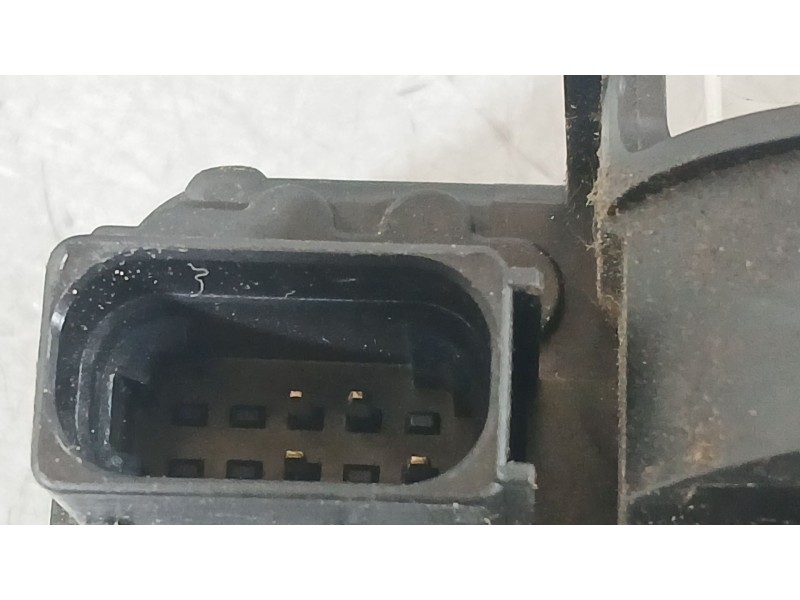Recambio de cerradura puerta delantera derecha para chevrolet cruze hatchback (j305) 2.0 cdi referencia OEM IAM 13579515  