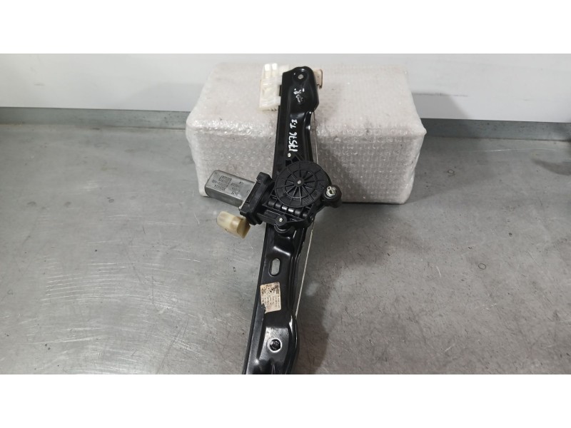Recambio de elevalunas trasero izquierdo para bmw 1 (f20) 118 i referencia OEM IAM 51357281883  