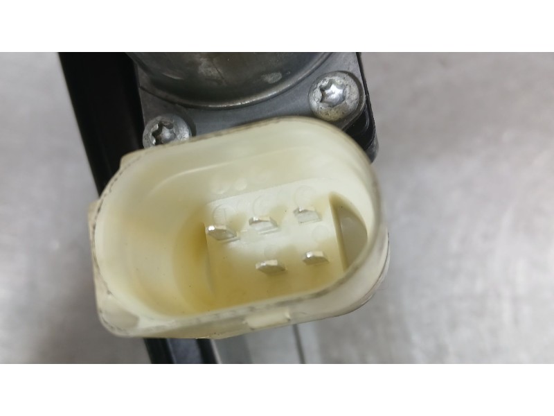 Recambio de elevalunas trasero izquierdo para bmw 1 (f20) 118 i referencia OEM IAM 51357281883  