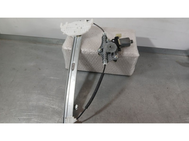 Recambio de elevalunas trasero derecho para kia stonic (yb) 1.0 t-gdi eco-dynamics+ referencia OEM IAM 83402H8100  
