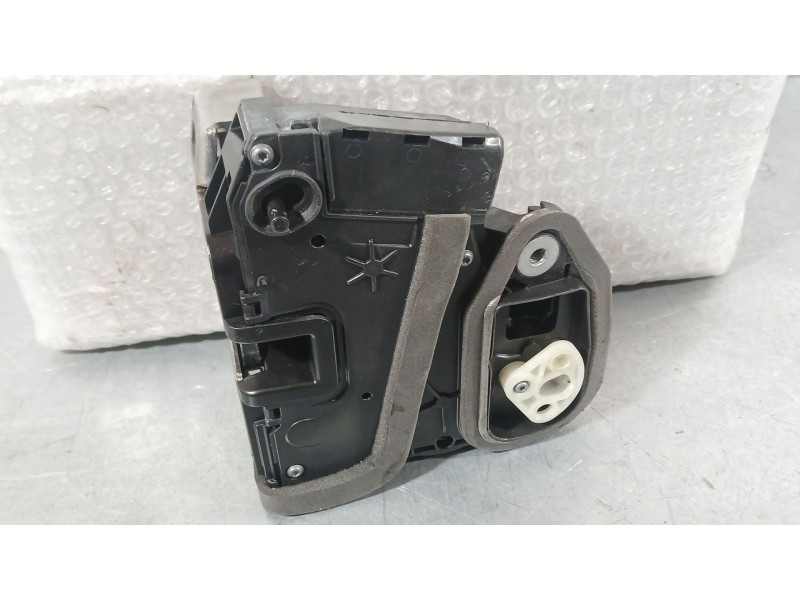 Recambio de cerradura puerta trasera derecha para opel astra k (b16) 1.6 cdti (68) referencia OEM IAM 13533667  