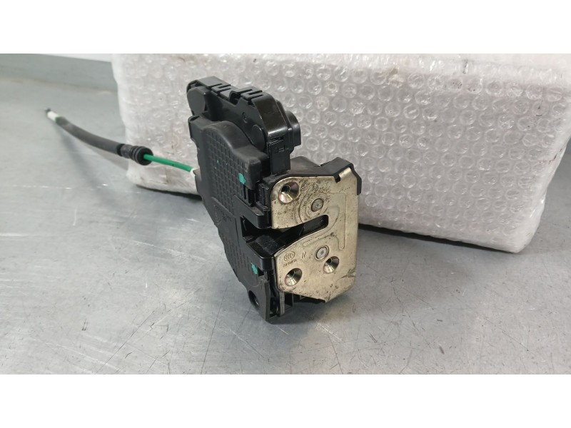 Recambio de cerradura puerta delantera derecha para hyundai i30 (gd) 1.4 referencia OEM IAM 81320A6000  