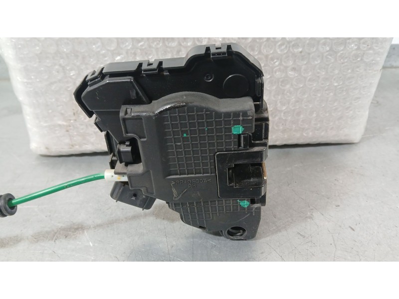 Recambio de cerradura puerta delantera derecha para hyundai i30 (gd) 1.4 referencia OEM IAM 81320A6000  
