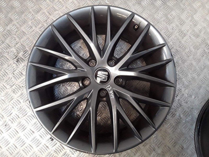 Recambio de juego llantas aluminio para seat leon st (5f8) 1.2 tsi referencia OEM IAM 7X17 5 TORN ET49 ALUMINIO ROZADAS