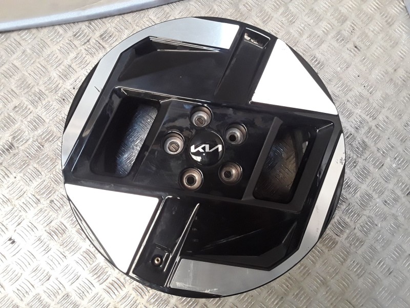 Recambio de llanta aluminio para kia ev3 referencia OEM IAM 7X17 5 TORN ET48 ALUMINIO ROZADA
